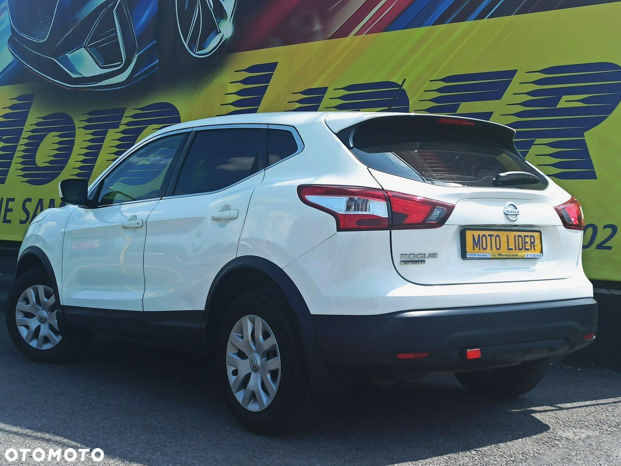 Nissan Rogue - 4
