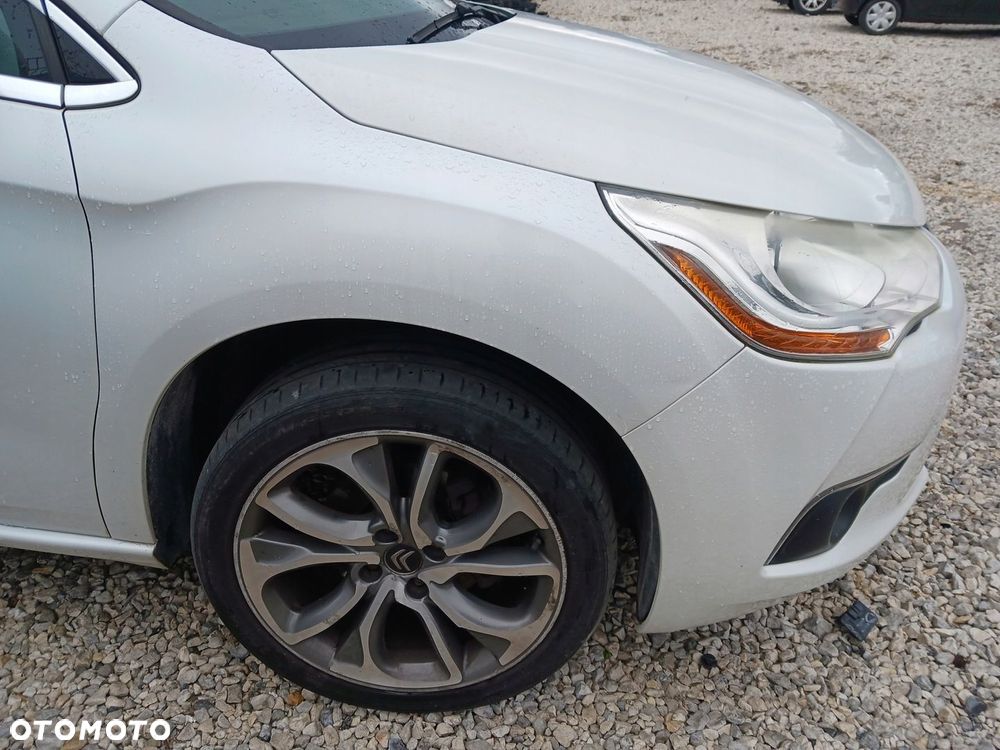 BŁOTNIK PRAWY PRZÓD CITROEN DS4 2011 ROK KWE - 1