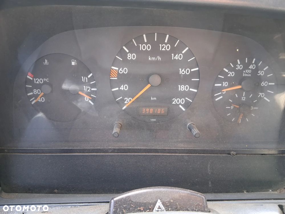 Mercedes-Benz Sprinter - 14