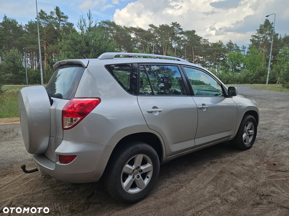 Toyota RAV4 - 3