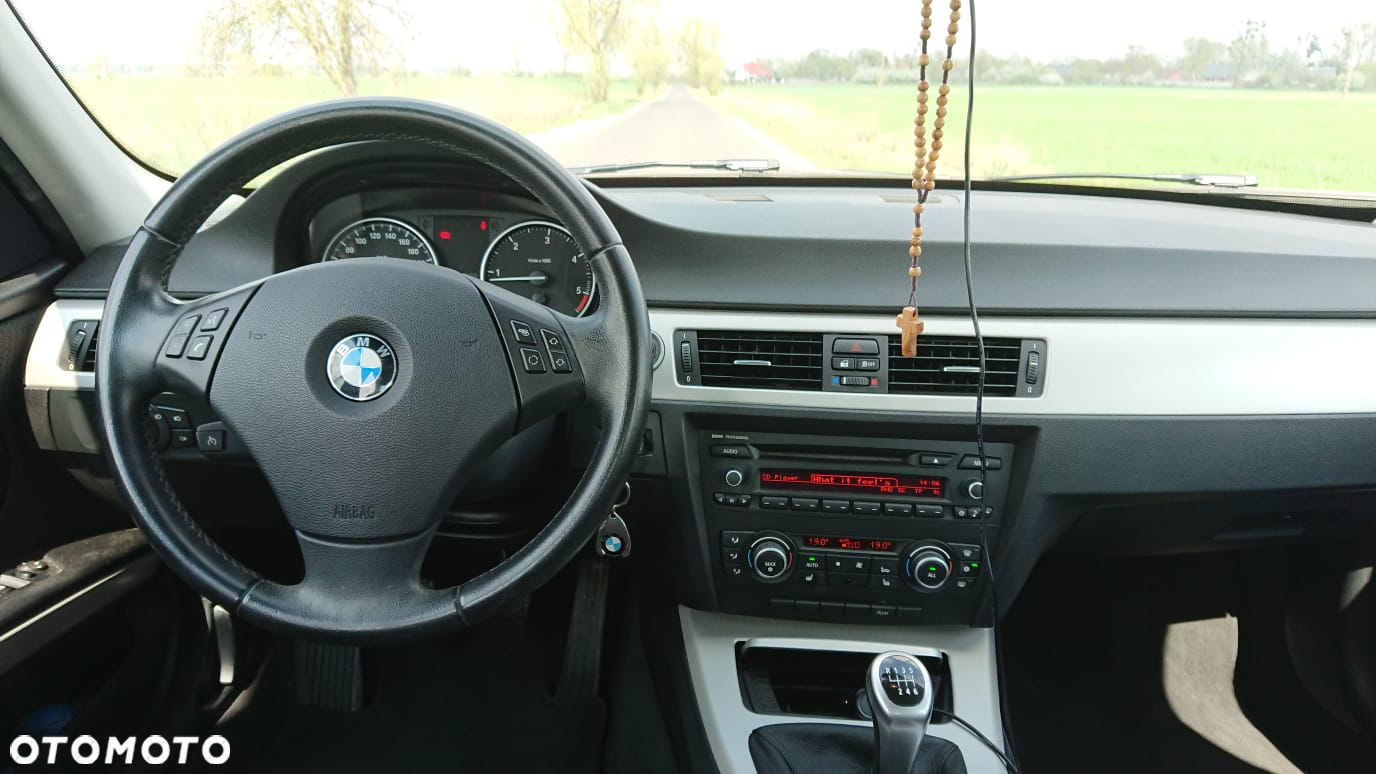 BMW Seria 3 320d - 11