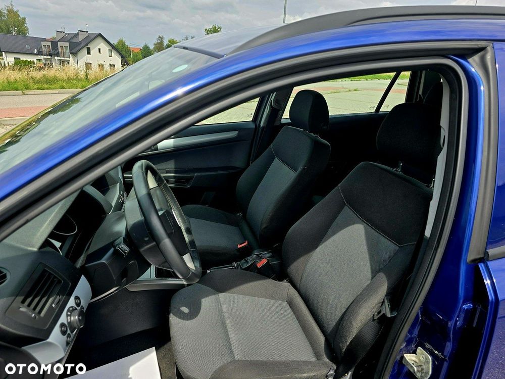 Opel Astra 1.8 Caravan Edition - 24