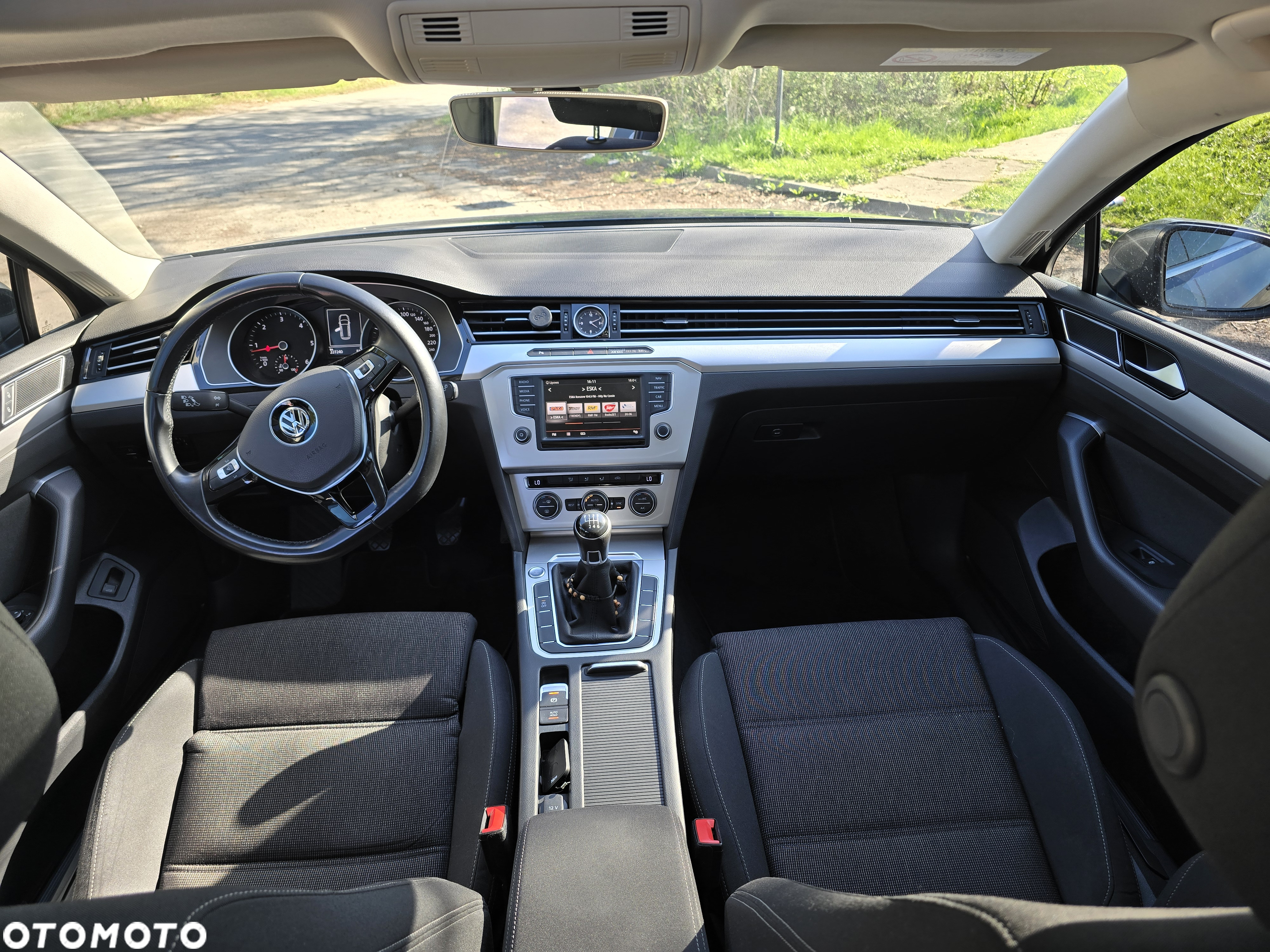 Volkswagen Passat 1.6 TDI BMT Comfortline - 17