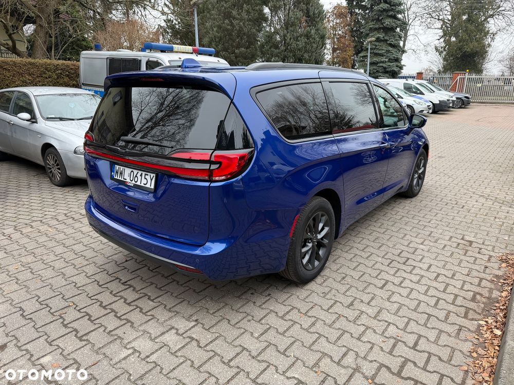 Chrysler Pacifica - 5