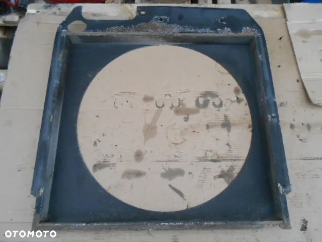 Osłona chłodnicy wody wentylatora Case CS130 - 2