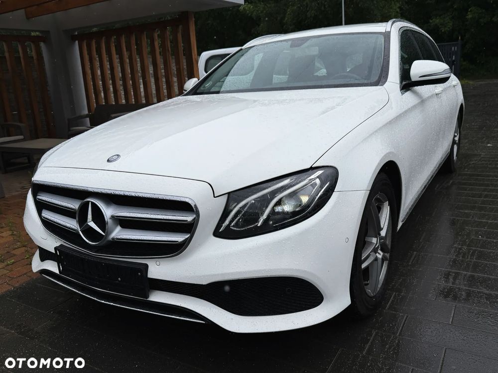 Mercedes-Benz Klasa E 200 BlueEFFICIENCY 7G-TRONIC Avantgarde - 3