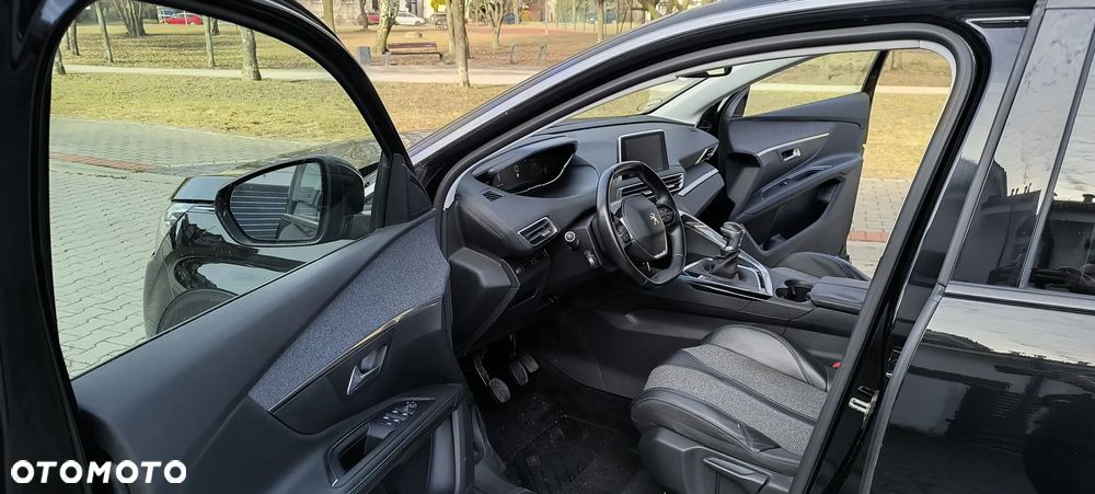 Peugeot 5008 BlueHDI 130 Allure Business-Paket - 5