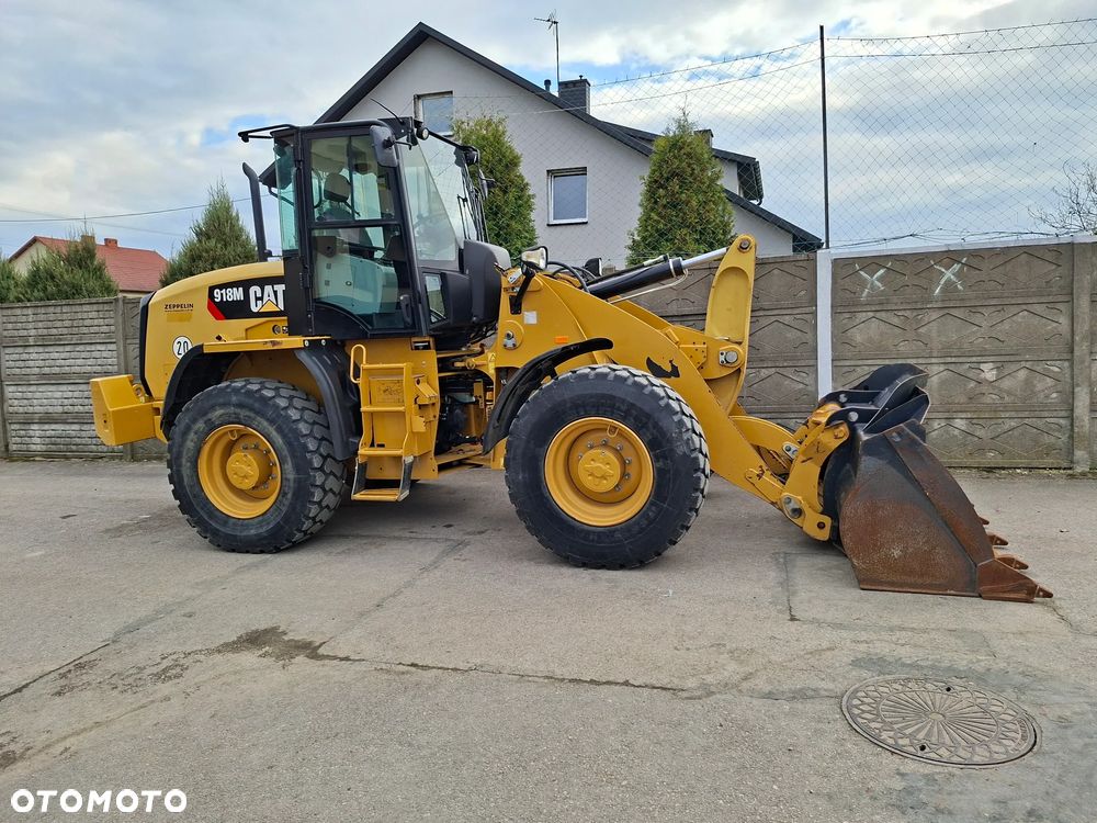 Caterpillar CAT 918 M - 12