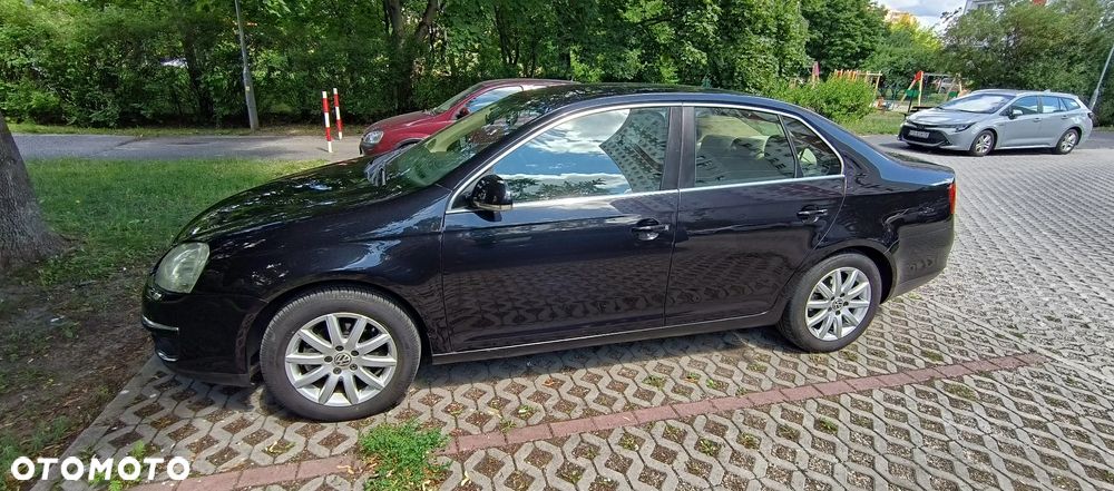 Volkswagen Jetta 1.6 Comfortline - 7
