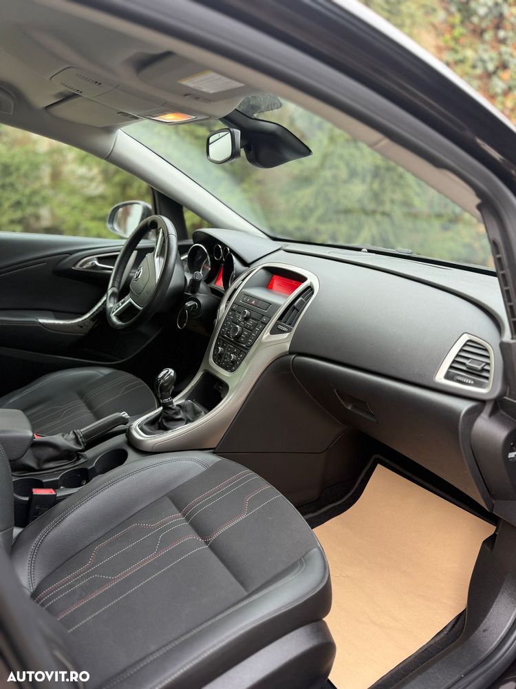 Opel Astra 2.0 CDTI Exklusiv - 11