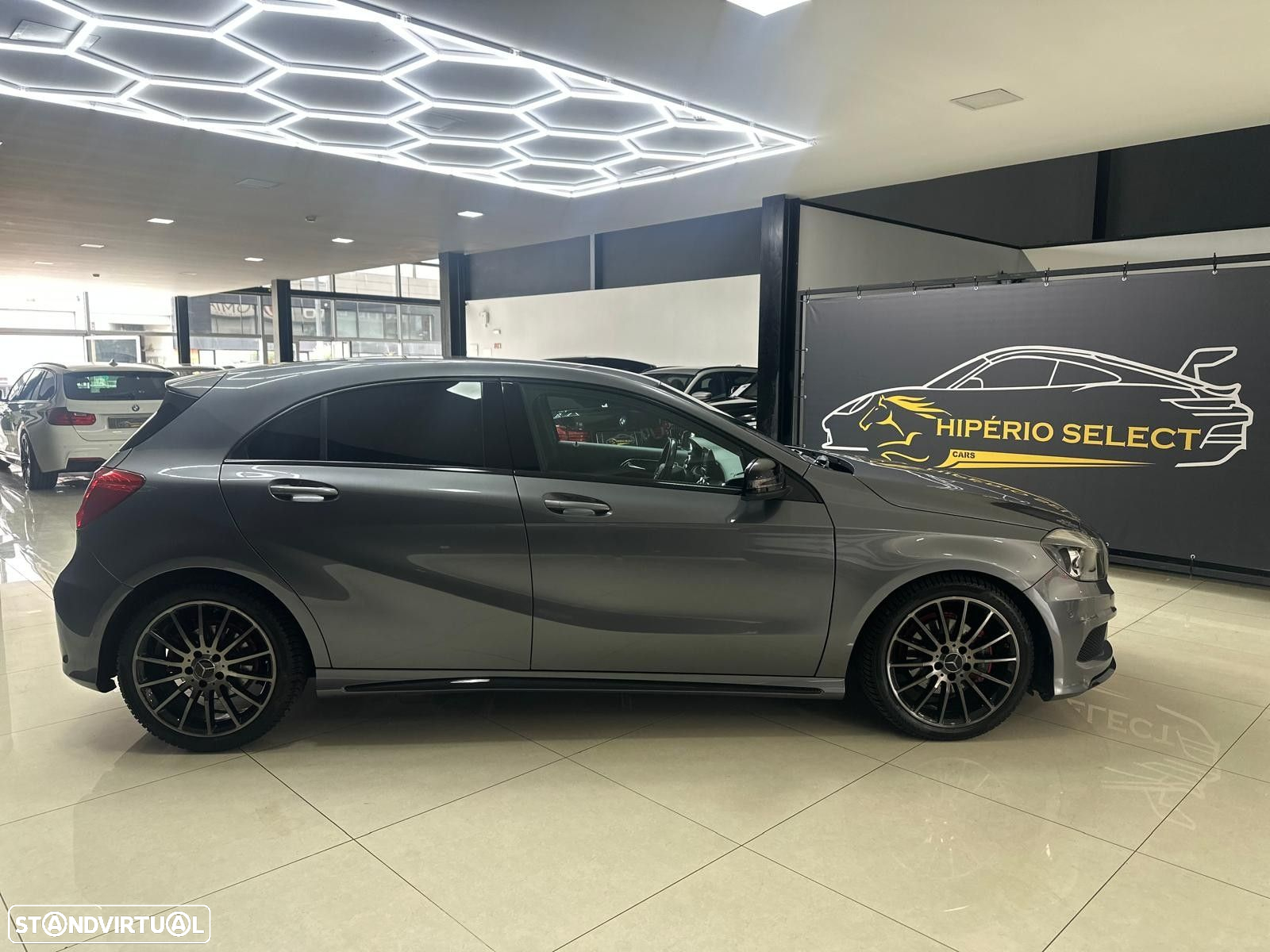 Mercedes-Benz A 180 AMG Line - 5