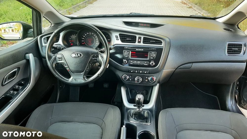 Kia Ceed 1.6 CRDi 128 Platinum Edition - 11