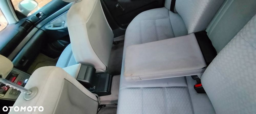 Audi A4 Limousine - 12