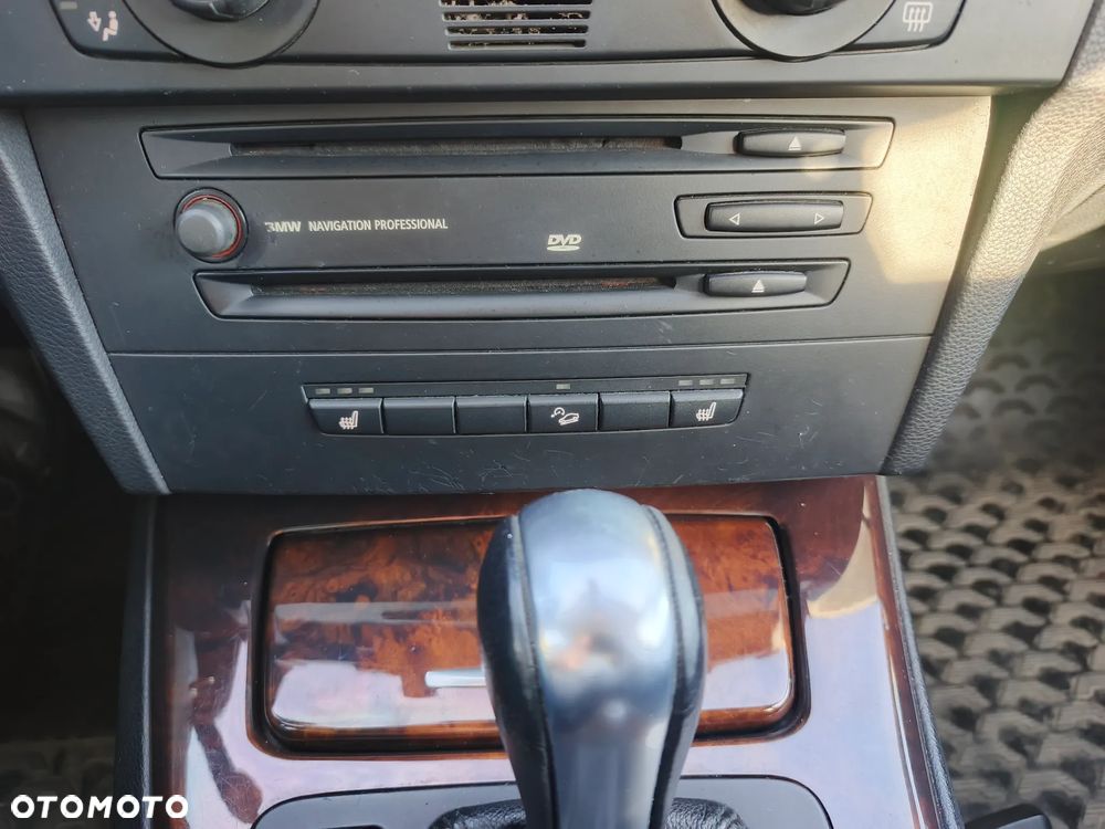 BMW Seria 3 325xi - 16