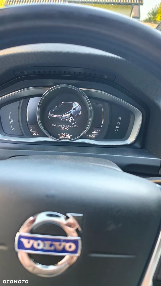 Volvo V60 D6 AWD Plug-in Hybrid Summum - 4