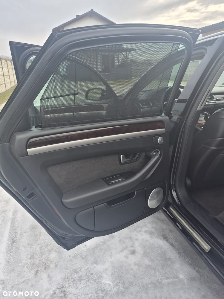 Audi A8 - 8