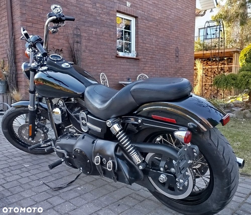 Harley-Davidson Dyna Street Bob - 11