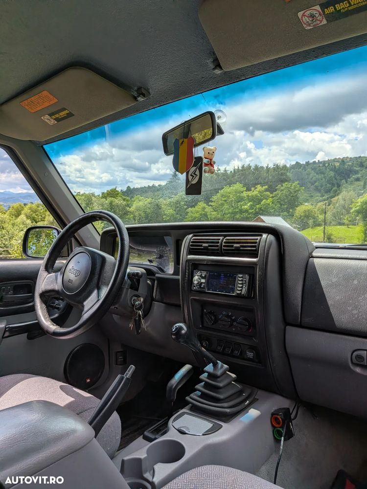 Jeep Cherokee - 9