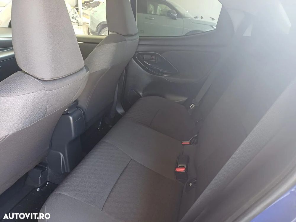 Toyota Yaris 1.5 VVT-i HSD Dynamic - 9