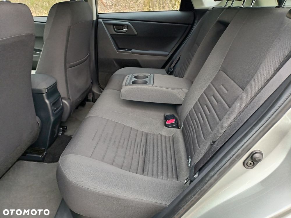 Toyota Auris Hybrid 135 Prestige - 28