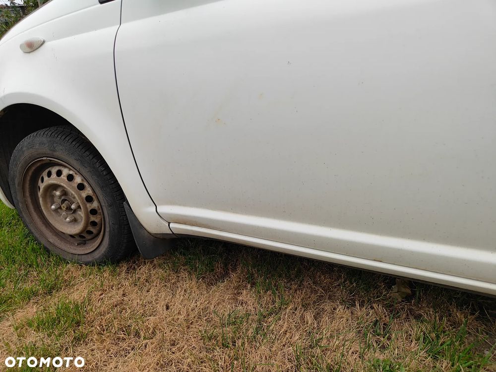 Toyota Yaris 1.0 Base - 3