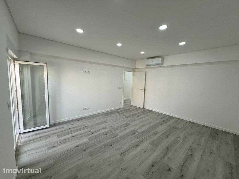 T3 Totalmente Remodelado com Vista Rio – Póvoa de Santa Iria - Grande imagem: 3/12