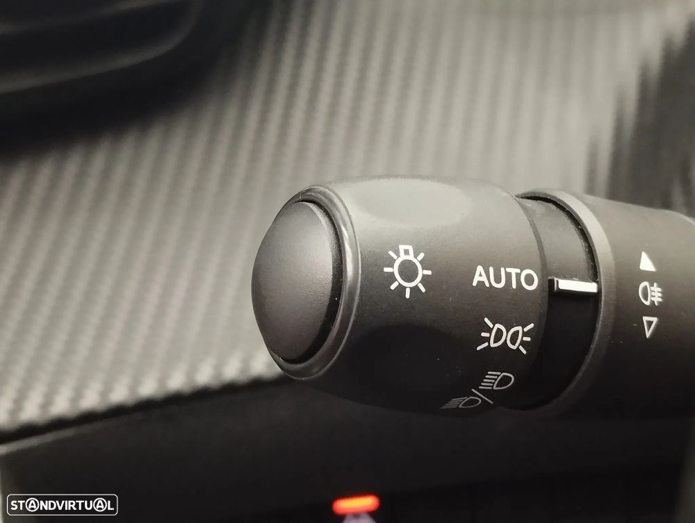 Peugeot 2008 1.2 PureTech Active Pack - 20