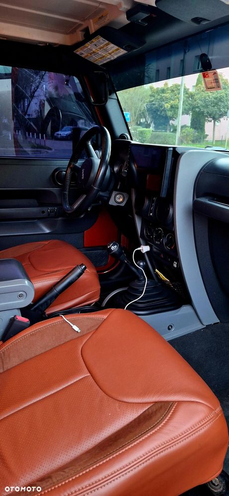 Jeep Wrangler Unlimited 3.8 Sahara - 19