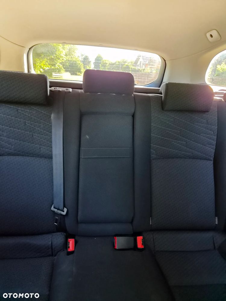 Toyota Avensis 2.0 Sol EU5 - 21