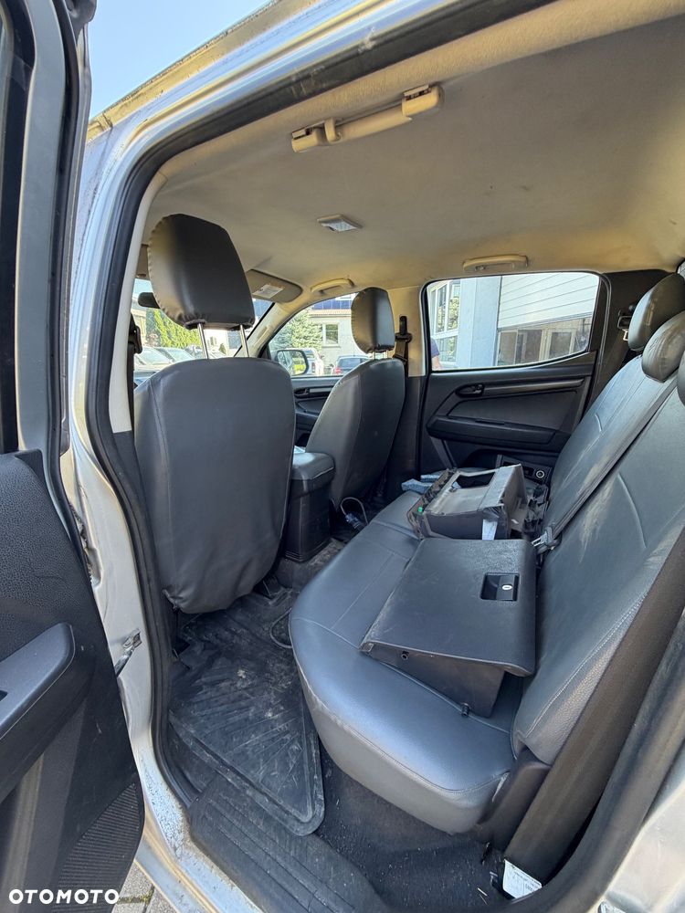 Isuzu D-Max 2.5 DC L - 6