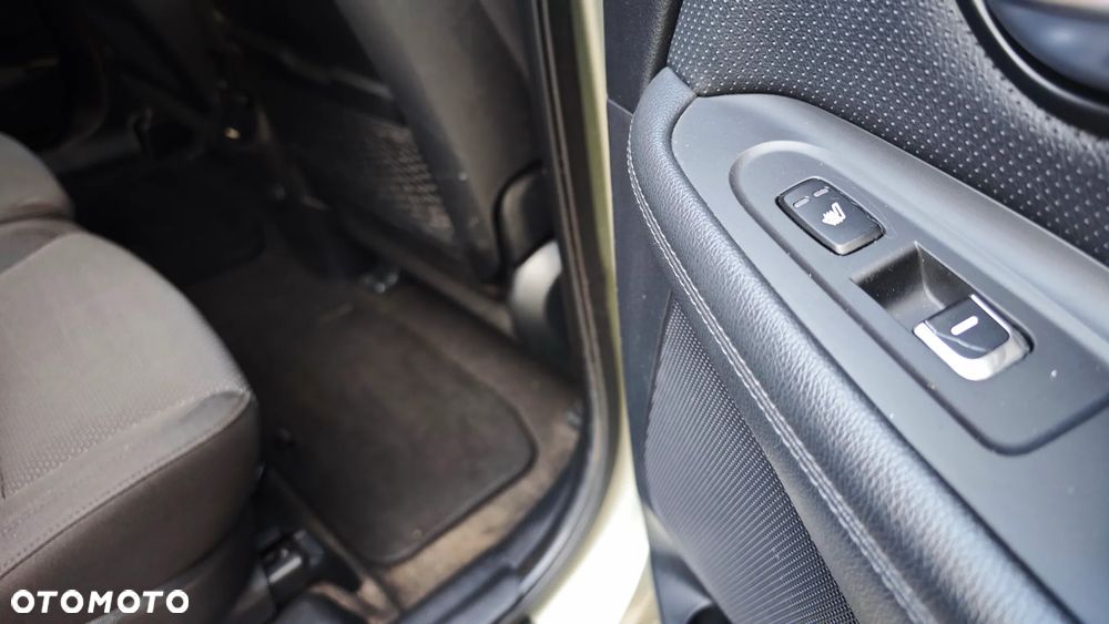 Kia Carens 1.7 CRDi Business Line 7os 7DCT - 24