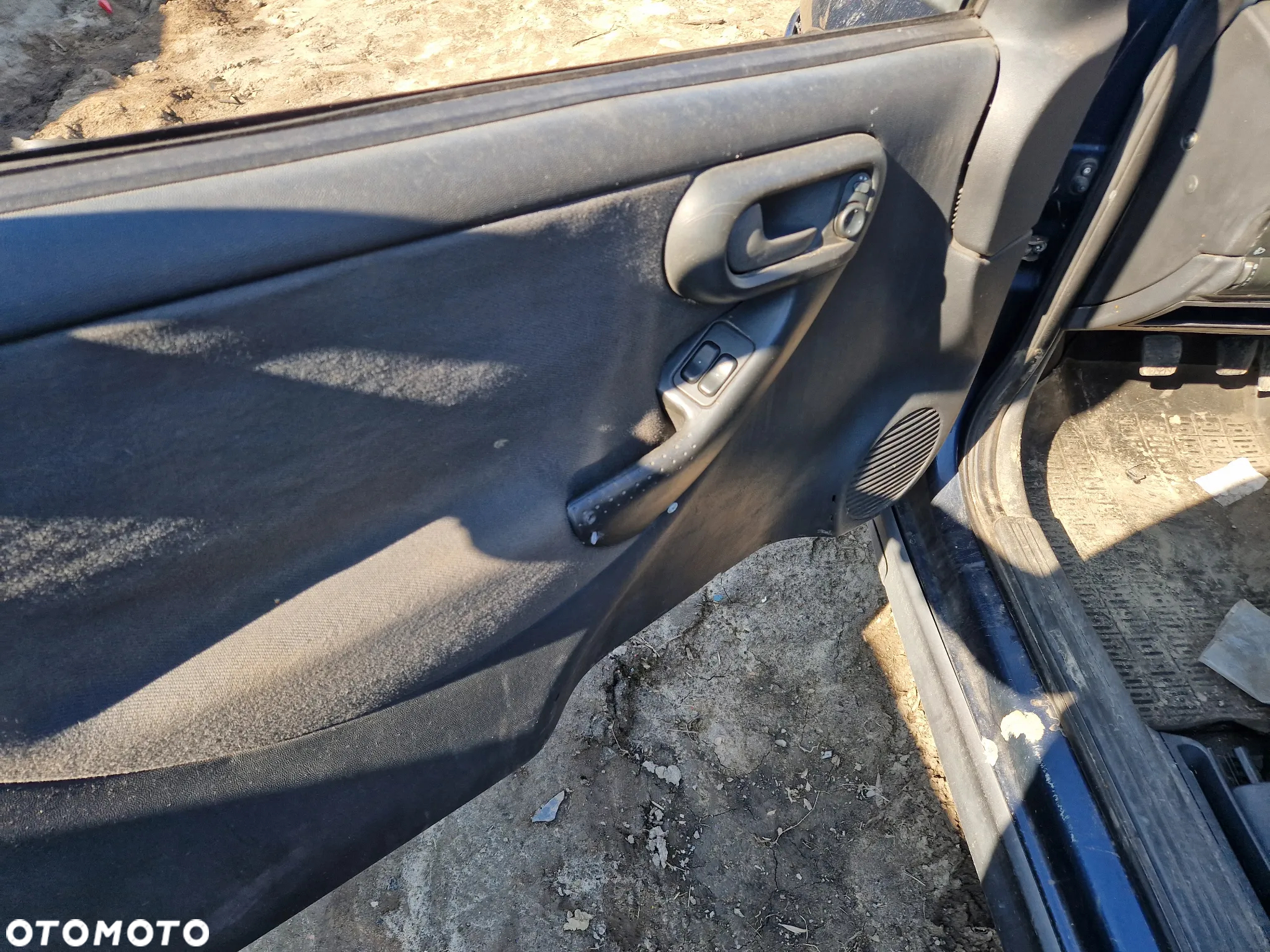 opel corsa c fotel kanapa deska kokpit podsufitka boczek podłokietnik licznik panel szyb stacyjka - 2