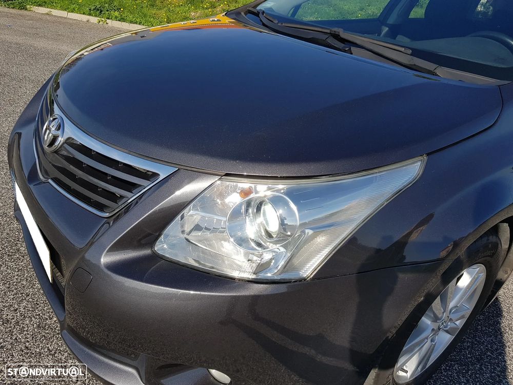 Toyota Avensis SW 2.0 D-4D Exclusive - 57