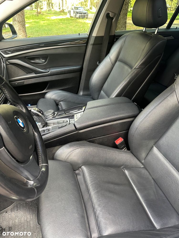 BMW Seria 5 530d xDrive Sport-Aut - 9