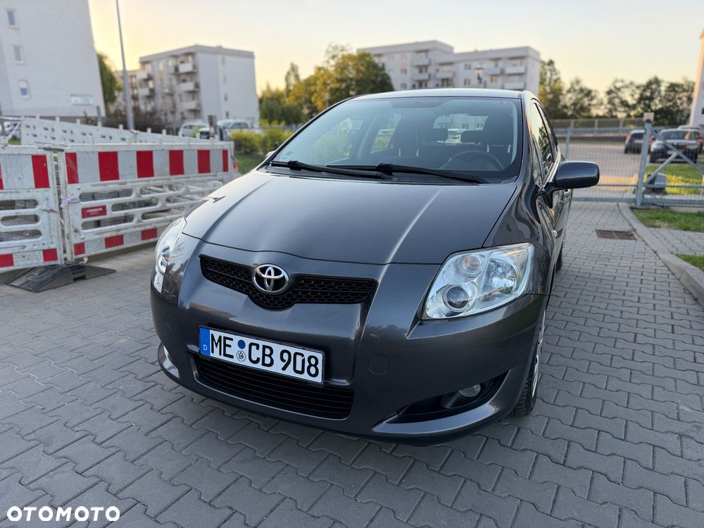 Toyota Auris 1.6 VVT-i Executive - 3