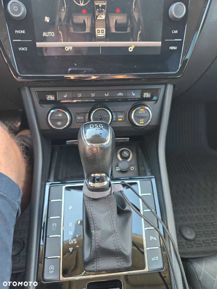 Skoda Superb 2.0 TDI 4x4 Style DSG - 25