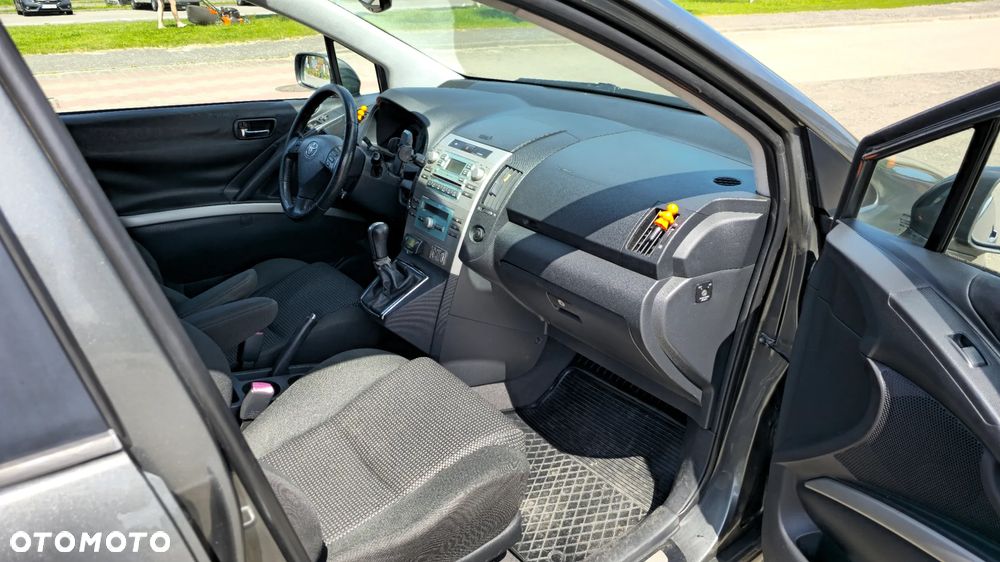 Toyota Corolla Verso - 7