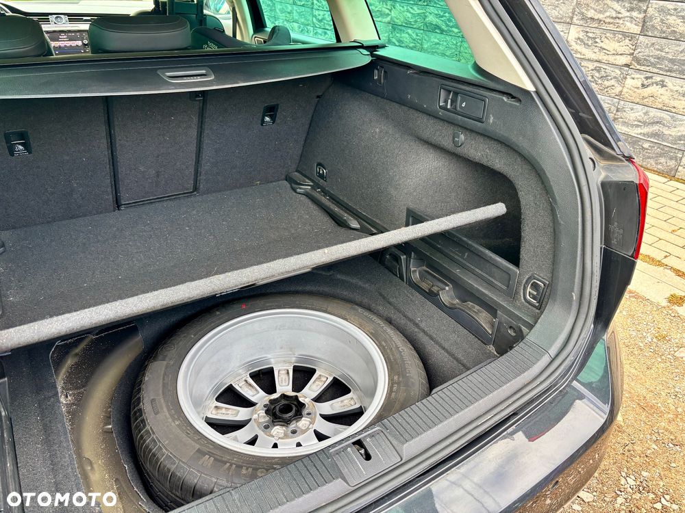Volkswagen Passat Variant 1.5 TSI EVO Highline DSG - 14