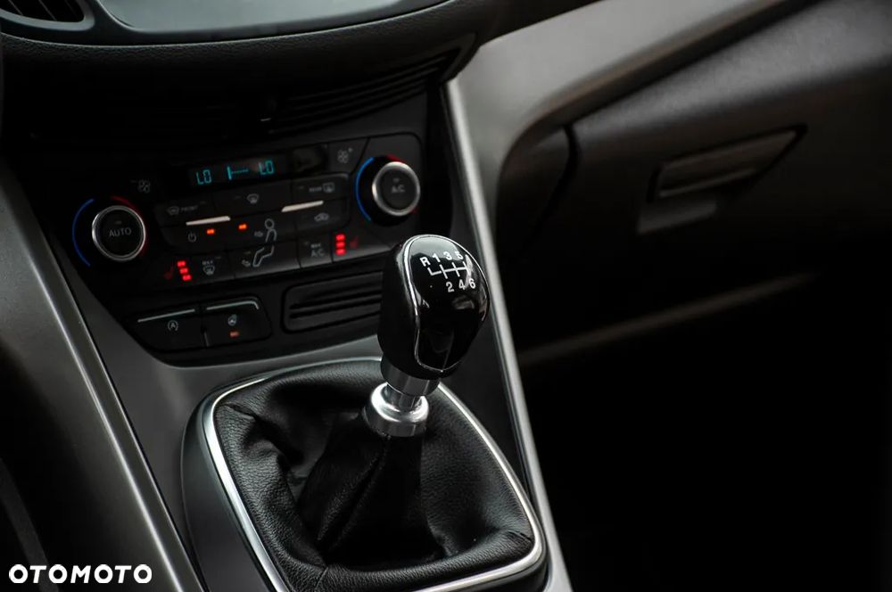Ford Kuga 1.5 EcoBoost FWD Titanium ASS - 17