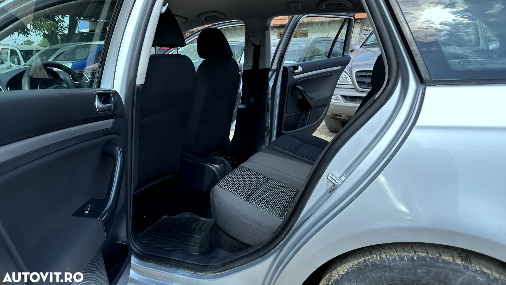 Volkswagen Golf 1.6 TDI BMT Comfortline - 20