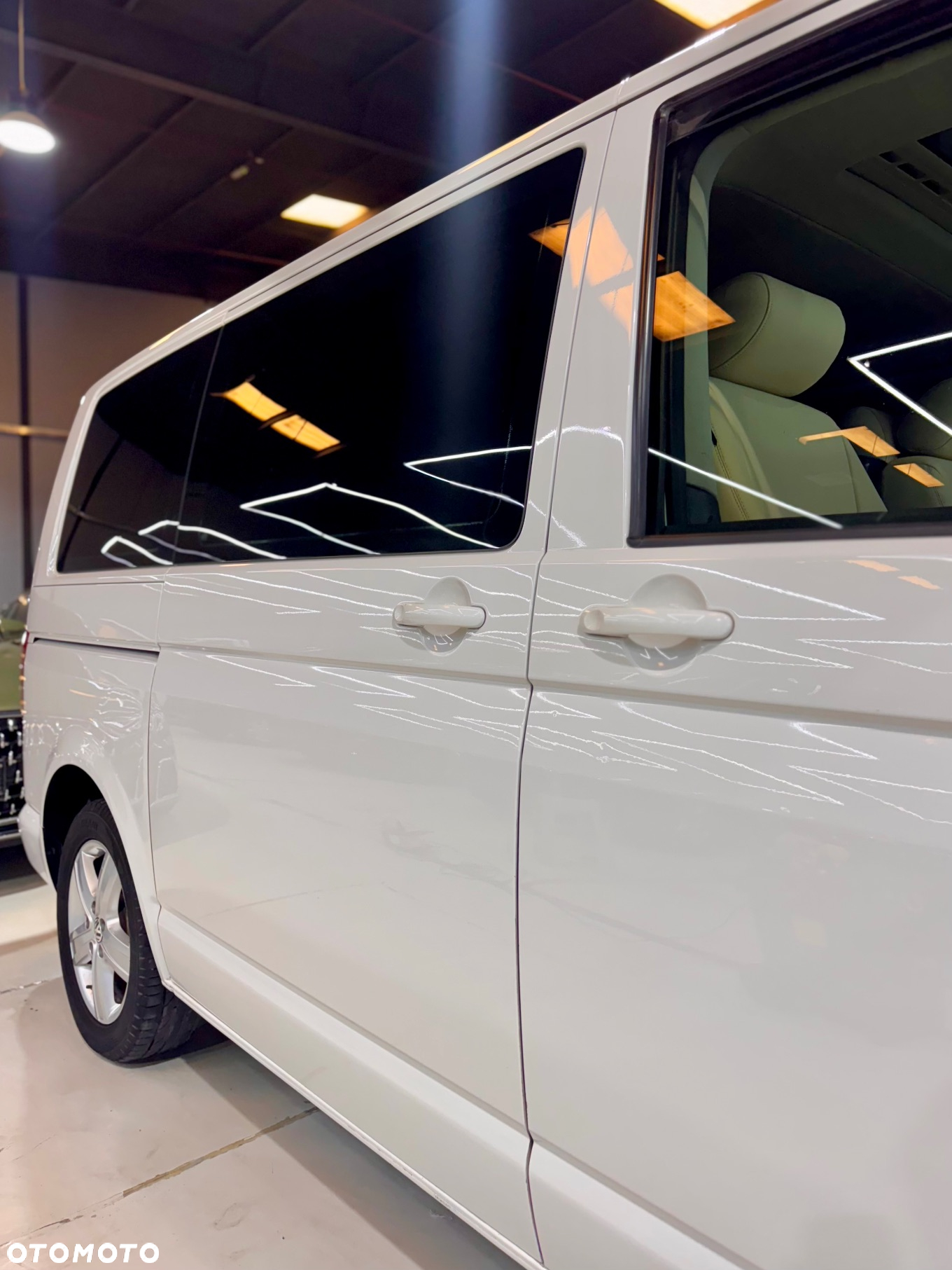 Volkswagen Multivan - 13
