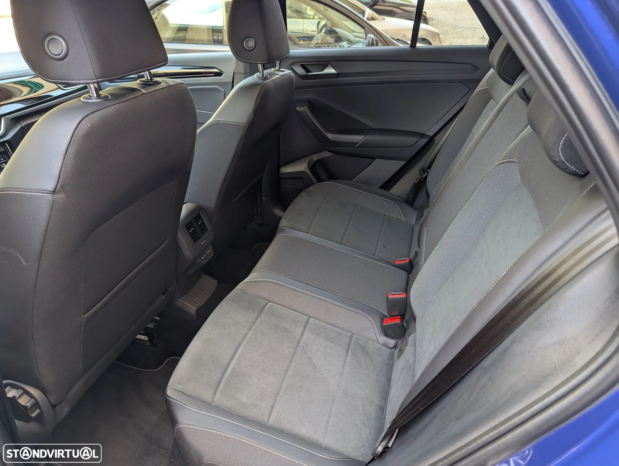 VW T-Roc 1.5 TSI R-Line DSG - 10