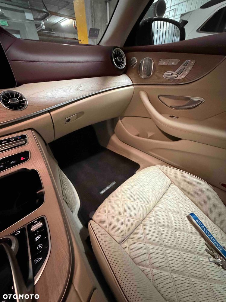 Mercedes-Benz Klasa E AMG 53 4-Matic+ 9G-TRONIC - 13