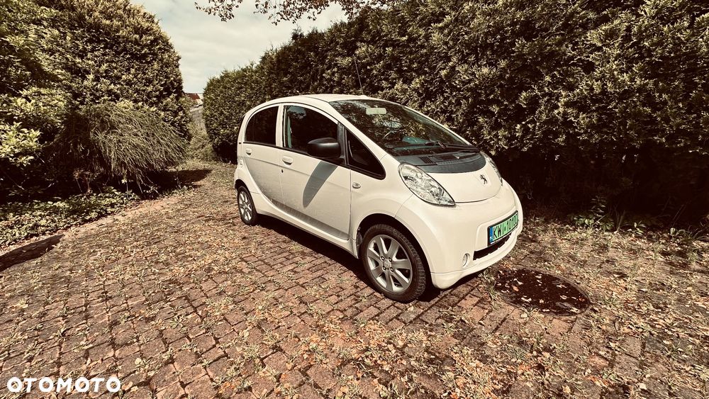Peugeot iOn Active - 2