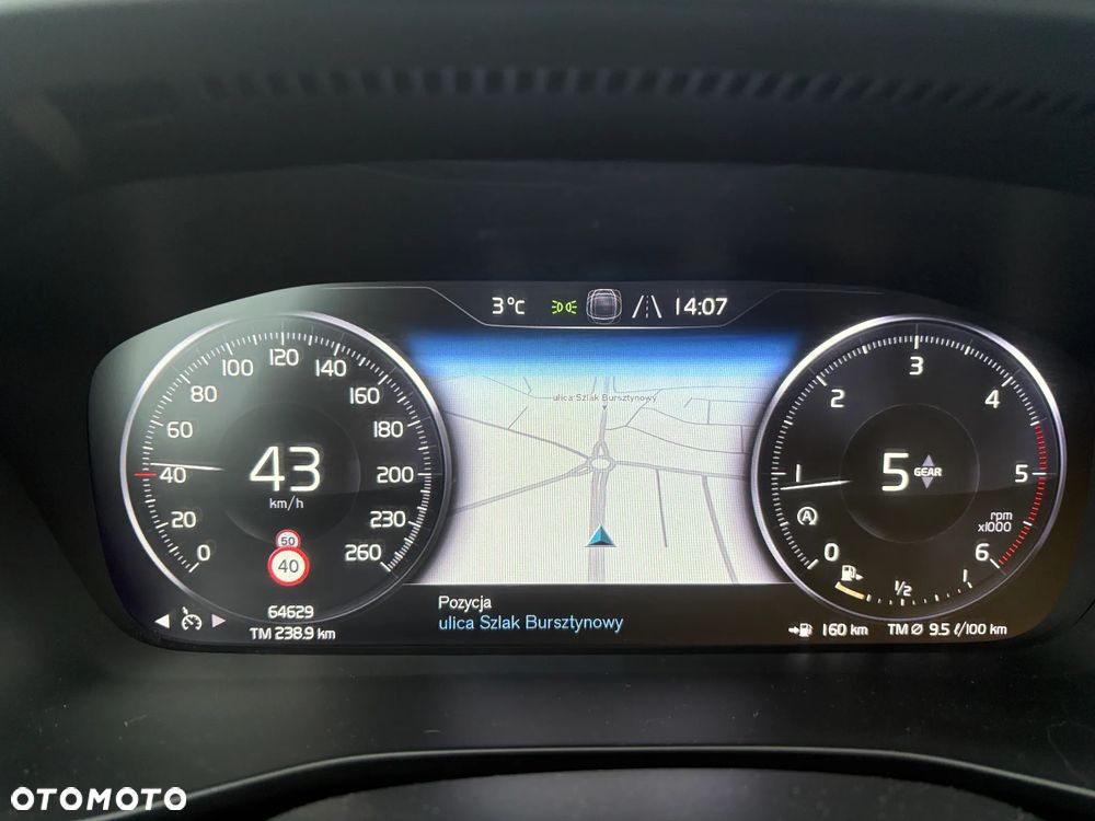 Volvo XC 40 D3 Momentum Pro - 25