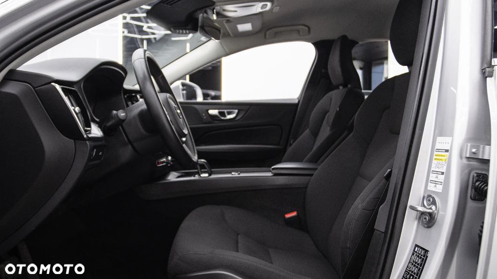 Volvo V60 B4 D Momentum Pro - 17
