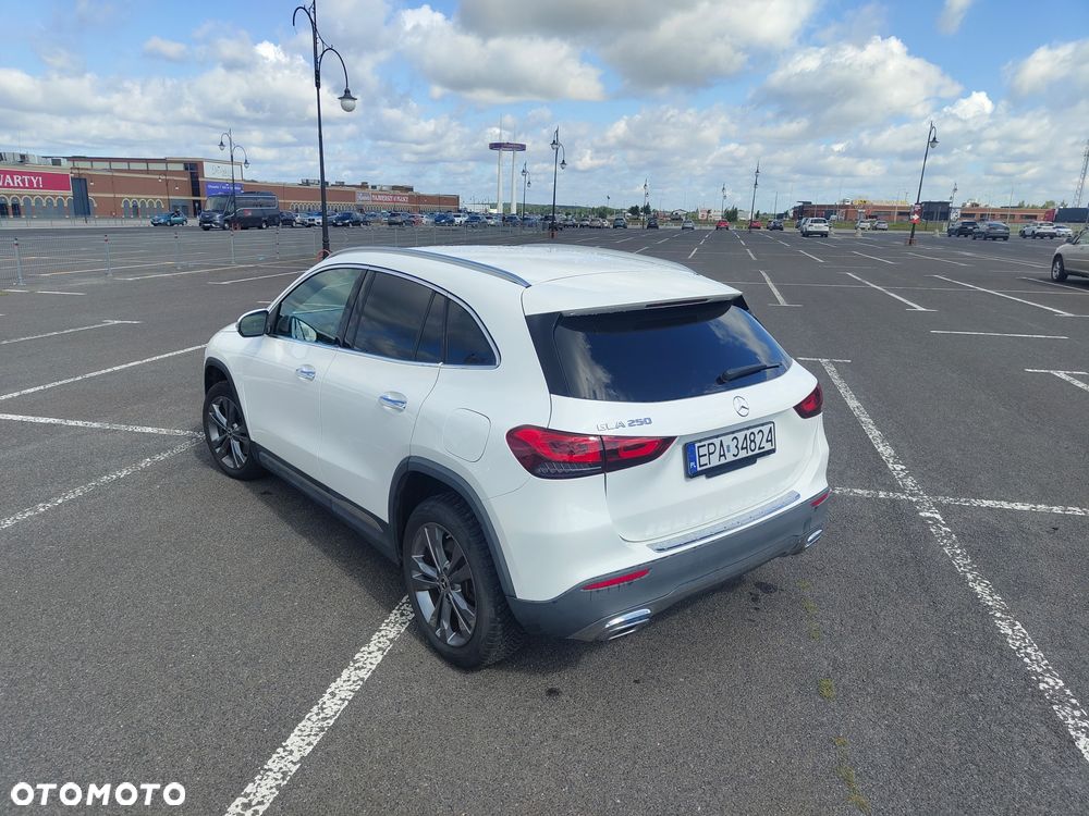 Mercedes-Benz GLA 250 8G-DCT - 11