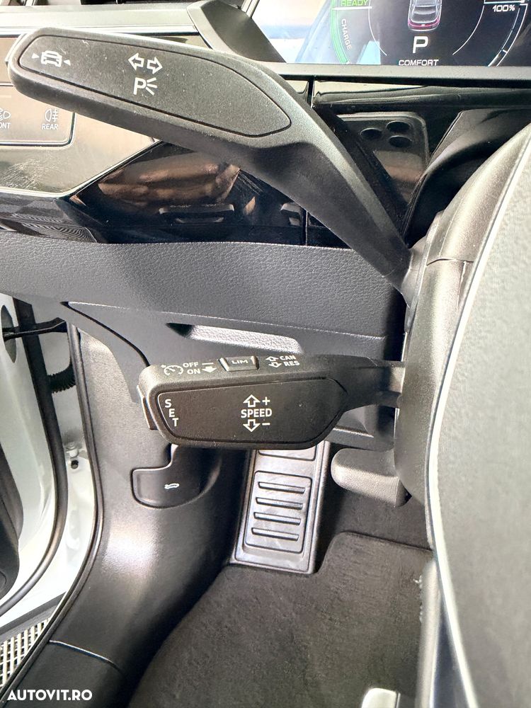 Audi e-tron 50 quattro S line - 23