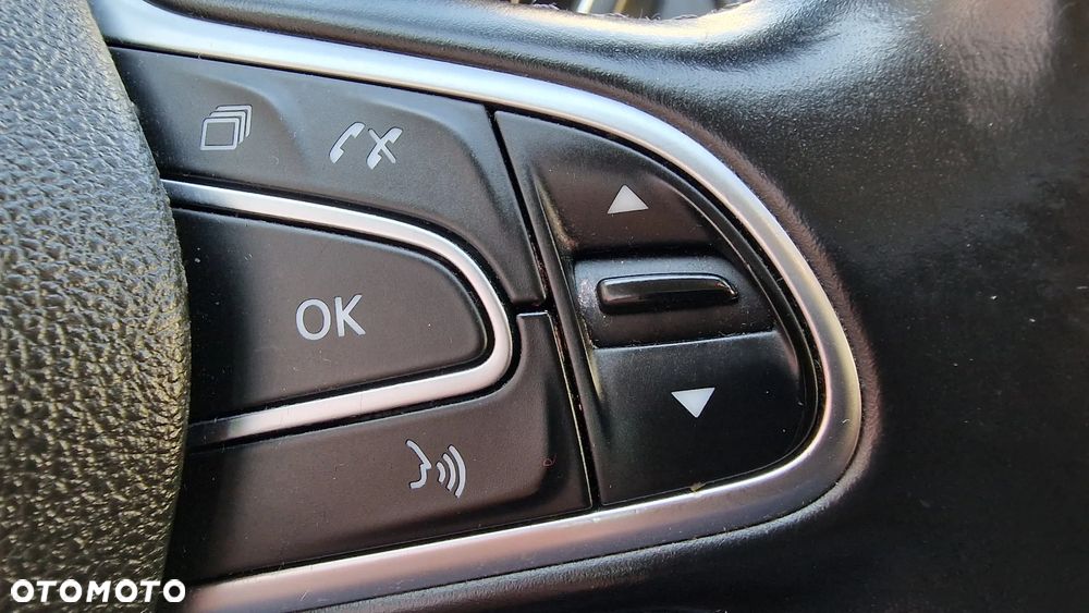 Renault Scenic ENERGY TCe 140 EDC LIMITED - 29