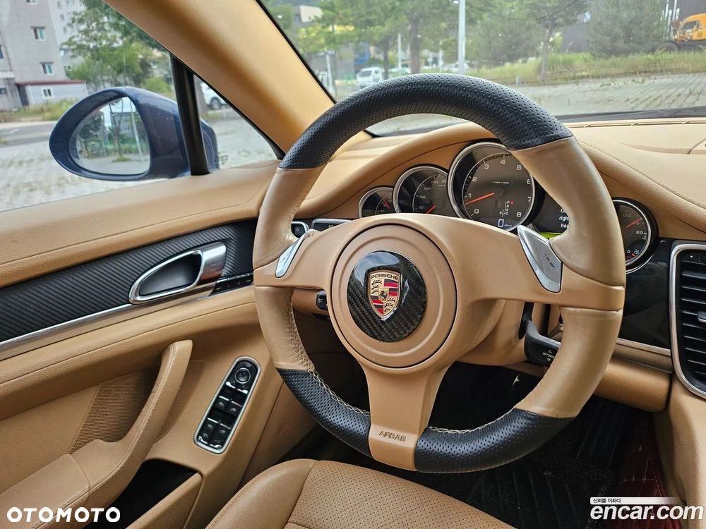 Porsche Panamera - 16